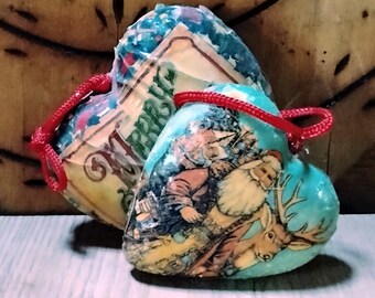 2-Adornos navideños vintage en forma de corazón hechos de papel maché, hechos en los años 80.