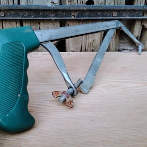Vintage Hack Saw without blade. It is in excellent shape and at a bargain price!