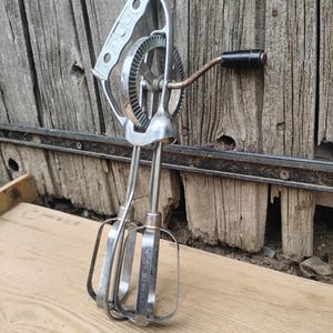 Vintage Hand Kreisel Mixer/ Schneebesen.