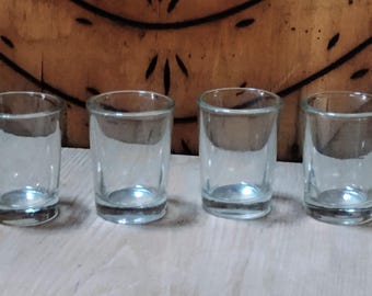 ¡Juego de cuatro vasos de chupito vintage transparentes!