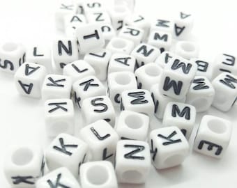 500pcs Cube Alphabet Beads, 6x6mm MIXED White and Black Acrylic Plastic Beads, Letter Cubes for Jewellery Making DIY Craft