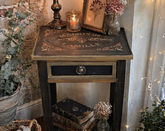 Mesita auxiliar romántica de estilo shabby chic