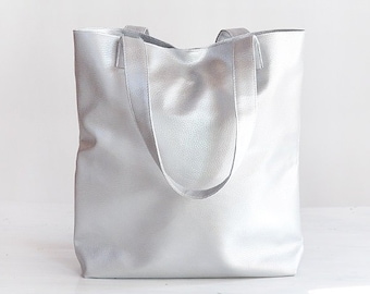 silver totes