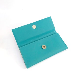 Cartera vegana para teléfono, tarjetero para mujer, cartera azul turquesa con tres pliegues para mujer, regalo de Navidad para esposa con accesorios veganos. imagen 7