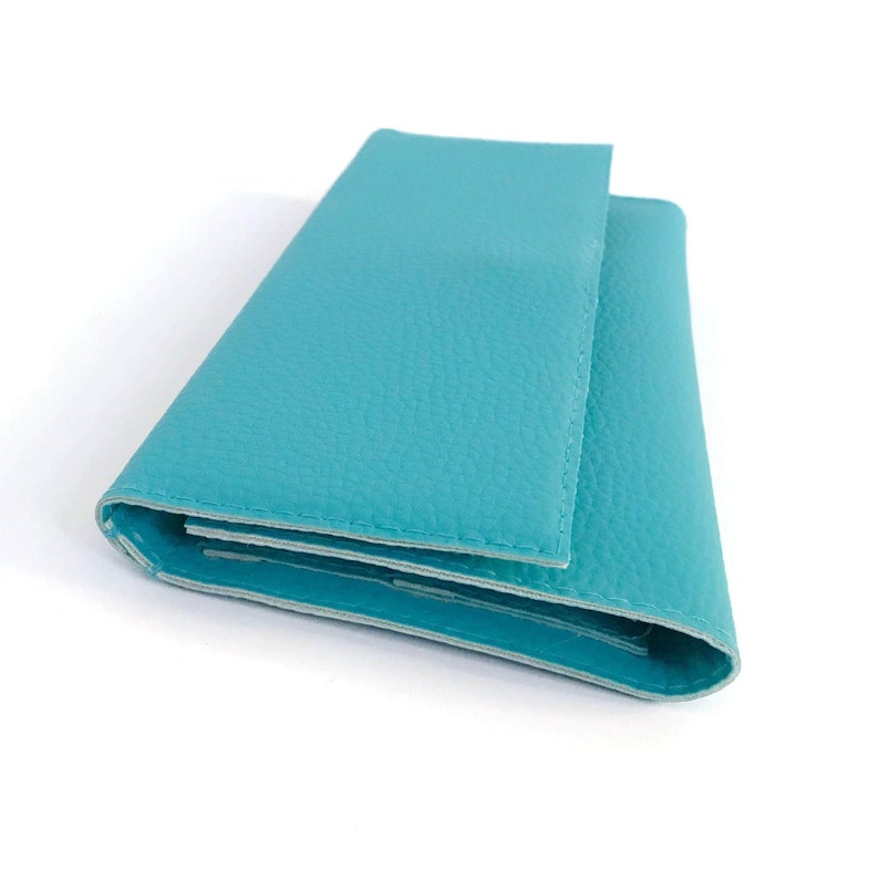 Cartera vegana para teléfono, tarjetero para mujer, cartera azul turquesa con tres pliegues para mujer, regalo de Navidad para esposa con accesorios veganos. imagen 8