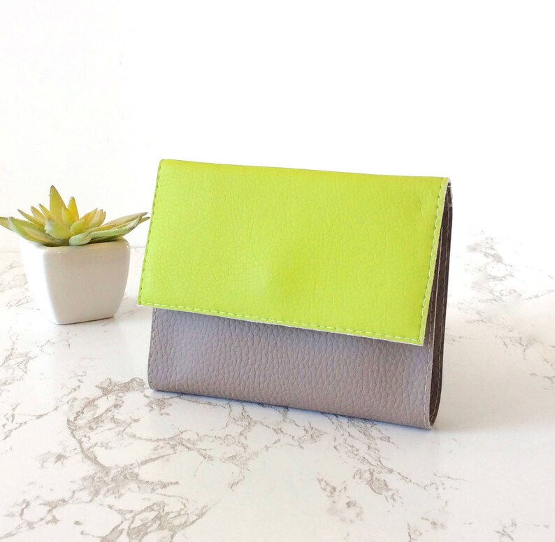 Small wallet organizer, ethical wallet small vegan purse green wallet women coin wallet vegan cruelty free, christmas vegan gifts for her APPLE GREEN/GRAY