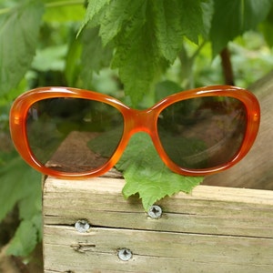 70s Red Sunglasses - Etsy Australia display picture 2