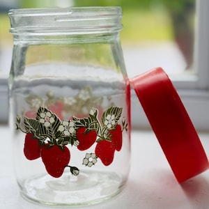 Carlton glass 1L strawberry canister