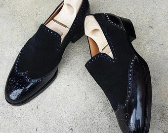 Mocasines de ante y charol negros hechos a mano para hombre / Zapatos formales sin cordones con punta de ala y detalles brogue