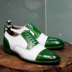 Handmade Two-Tone Green & White Leather Oxford Shoes – Stylish Brogue Dress Shoes for Men