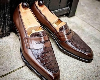 Handgefertigte Braune Leder Slipper: Krokodilprägung Penny Dress Schuhe