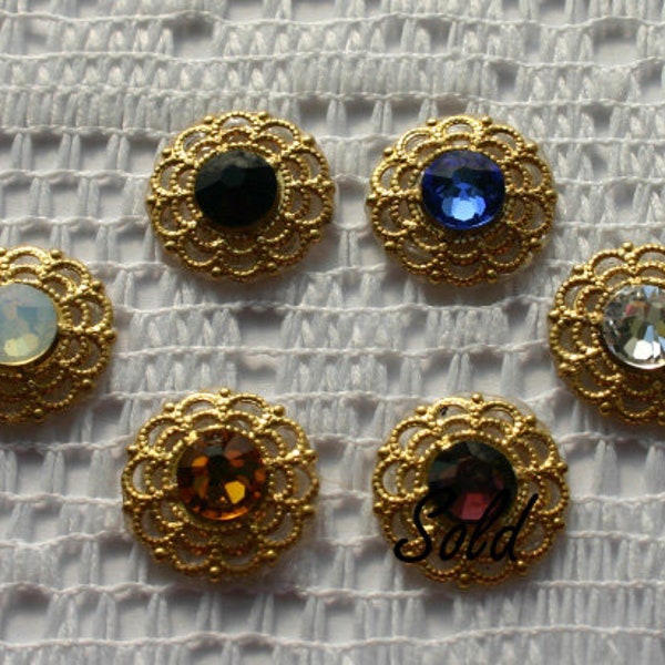 SALE - Round Bindis in Bright Gold Plate