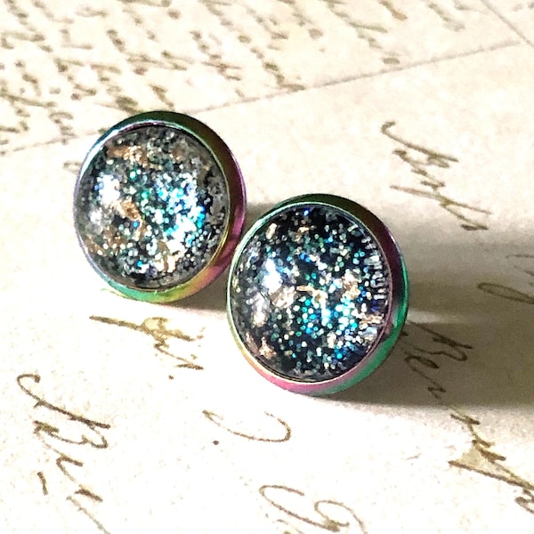 Puces d'oreilles arc-en-ciel scintillantes galaxie irisées 12 mm / 0,47"