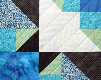 Swallow-Tailed Kite Patchwork Quilt Block Pattern