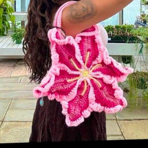 Crochet Lily Flower Tote Bag pink, Handmade Boho Shoulder Bag