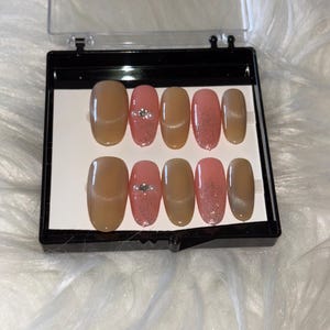 Gold & Blush Pink Press On Nails – Shimmery Cat Eye Nails with Rhinestone Accents | Square Short Natural Look