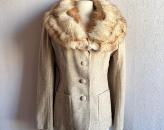 Chaqueta tipo blazer de lana beige Lilli Ann vintage de los años 70 con cuello de piel.