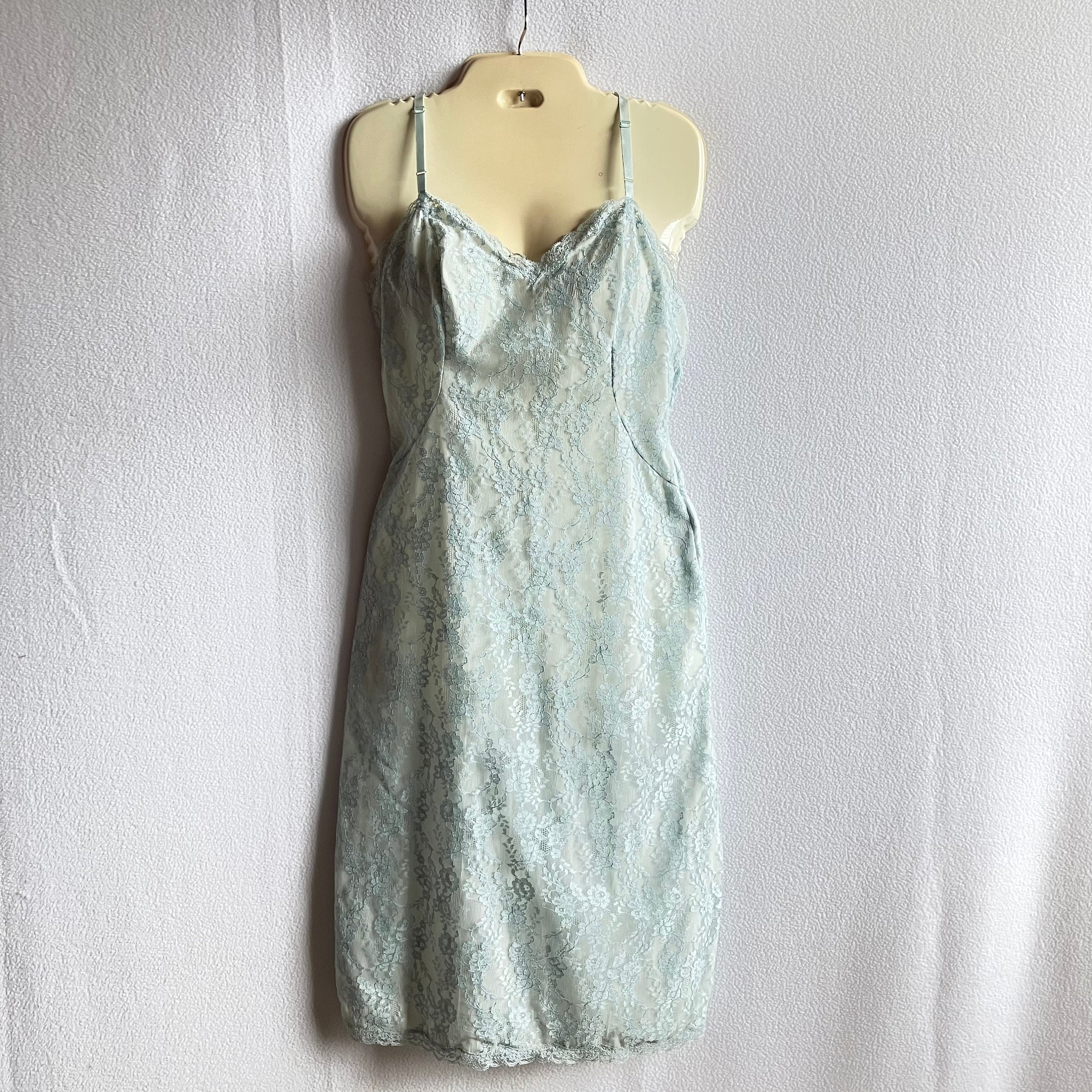 SALE Vintage 1960s VASSARETTE Aqua Blue Lacy Nylon Full Slip, 34A