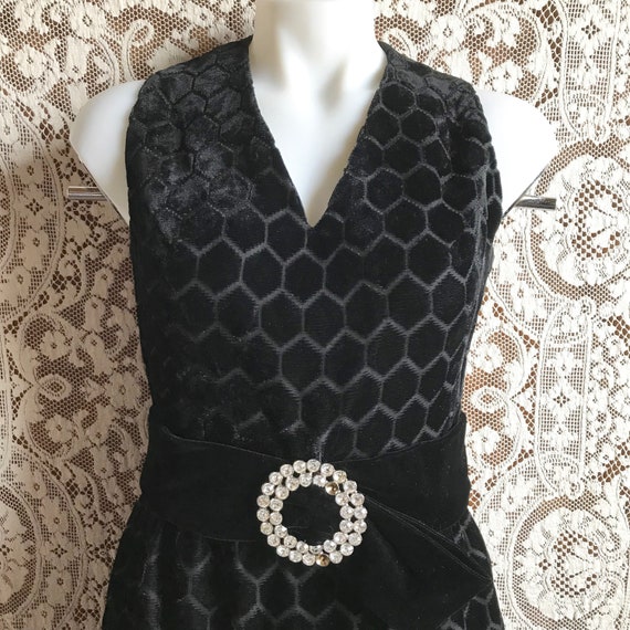 Vintage 1970 Black Velvet Sleeveless Party Dress … - image 2