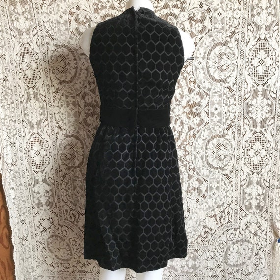 Vintage 1970 Black Velvet Sleeveless Party Dress … - image 5
