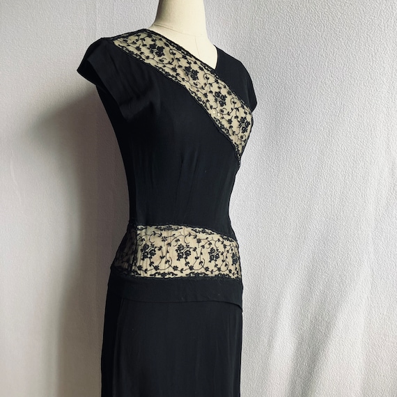 Vintage 1940s Lacy Black Wiggle Dress AS IS - image 4