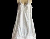 Vintage 1970s Dixie Belle White Polycotton Slip 36 Bust