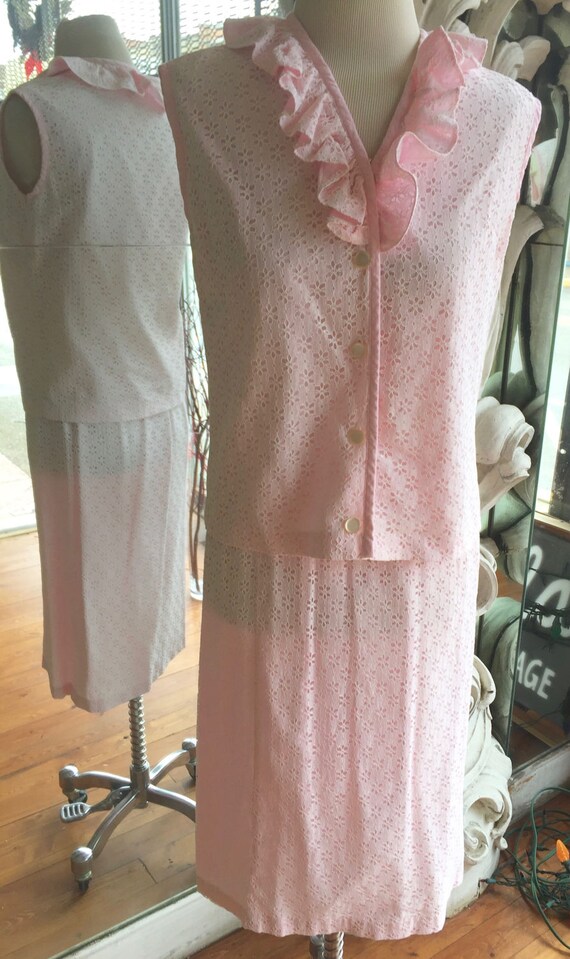 Vintage 1960s Pink Eyelet Sleeveless Summer Suit /