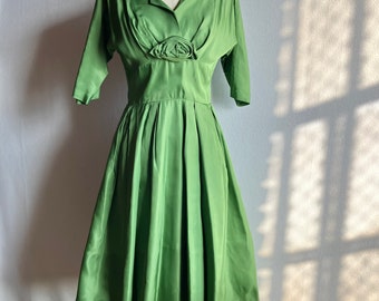 Vintage 1950s 1960s Harry Keiser Green Taffeta Fit & Flare Party Cocktail Dress