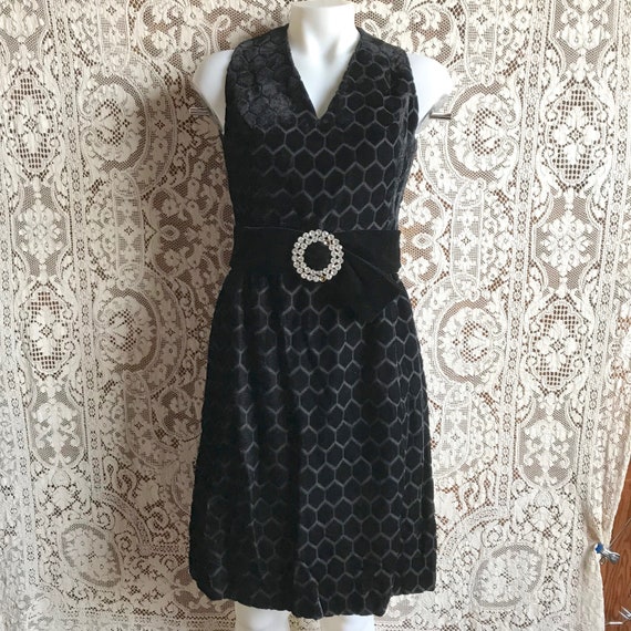 Vintage 1970 Black Velvet Sleeveless Party Dress … - image 1