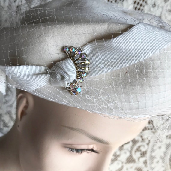 Vintage 1960s Ivory Wool Hat with Netting & Rhine… - image 5