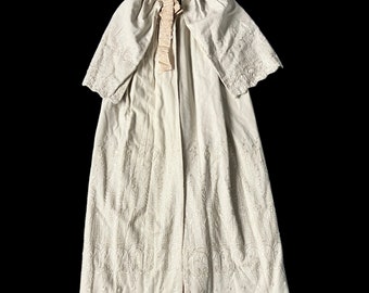 Long manteau de baptême victorien antique brodé en laine avec cape