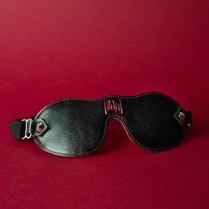 Shadow Blindfold – Handmade Leather Blindfold for Sensory Play & Bondage Elegance (Made in EU)
