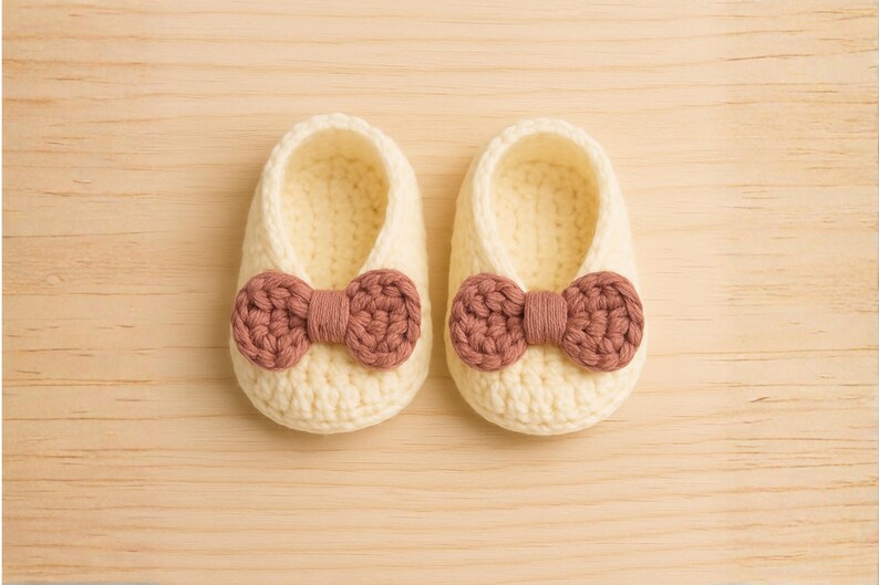 Baby Booties Häkelanleitung, handgefertigte Schuhe, Geschenk zur Geburt, einfach für Anfänger Bild 6