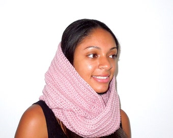 Crochet Scarf, Infinity Scarf, Circle Scarf, Women, Adult , Chunky, Neck warmer, Pink,