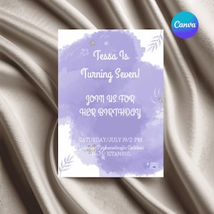 Modelo de convite de aniversário para meninas com tema de céu roxo, convite editável para festa na nuvem para meninas, cartão de aniversário digital com tema de céu pastel