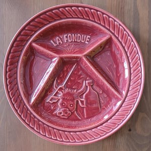 Vintage Sarreguemines &quot;La Fondue&quot; Divided Fondue Plates - Set of 3 - Made In France