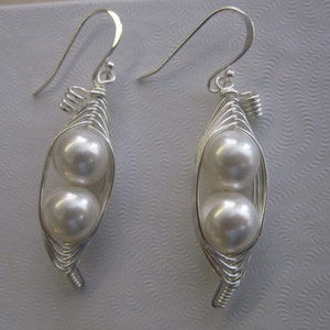 Sweet Peas in the Pod Earrings You pick your color image 2