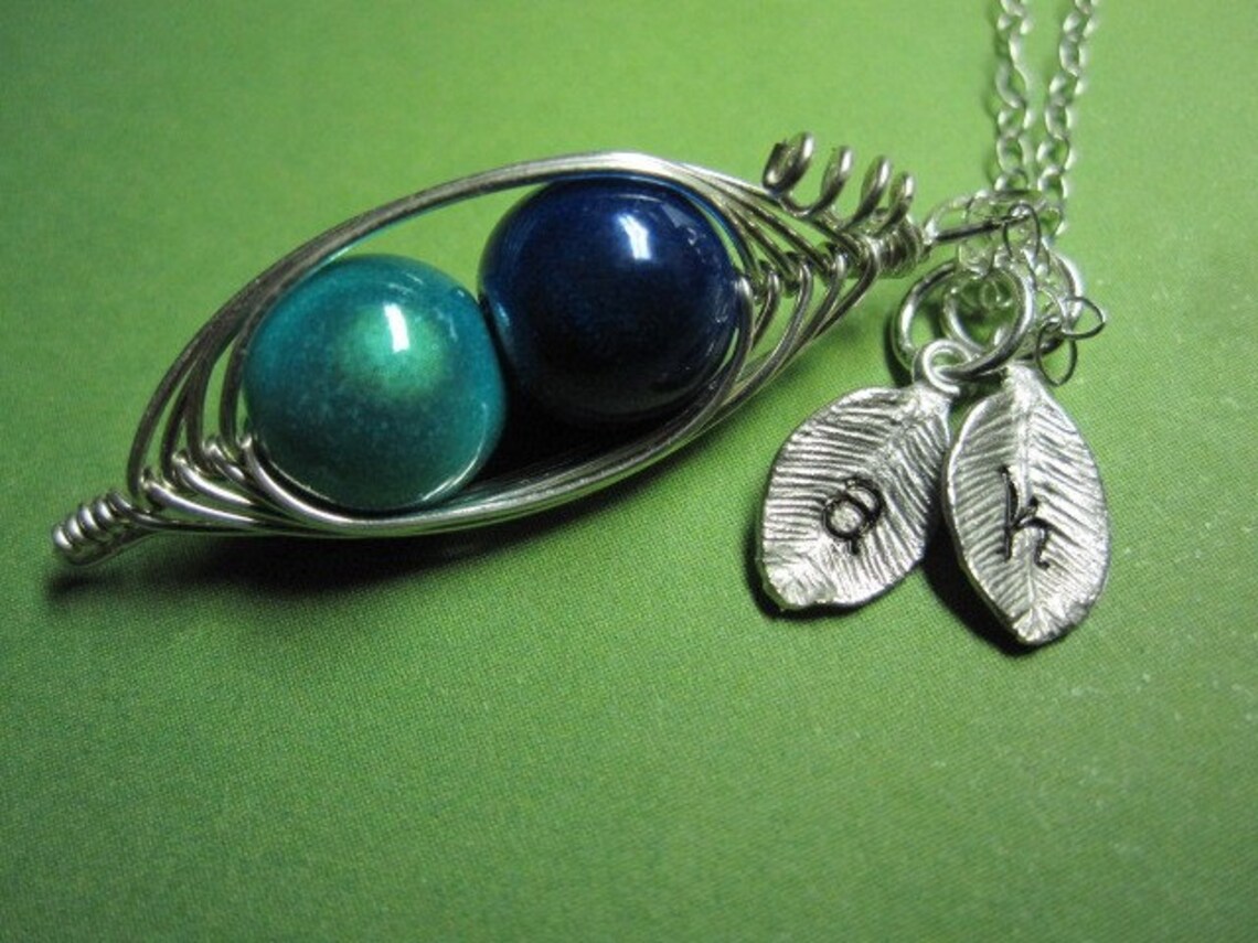 Mommy Necklace Sweet Peas in a Pod Necklace 2 3 or 4 Peas Etsy