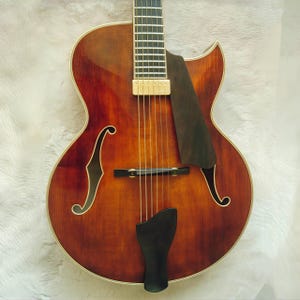 Yunzhi Guitar Fully Handmada Archtop Jazz Guitar Customizable Acoustic Electric Guitar Carved Flamed Maple Hollow Body Guitar