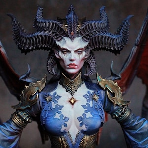 Hand-Painted Devil Resin Figure – Diablo-Inspired Queen of Hatred Statue – Dark Fantasy Fan Art