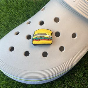 Burger Clog Charm Cheeseburger Shoe Charm Food Lover Accessory Fast Food Charm for Clogs Junk Food Vibes Fun Snack Charm Novelty Decoration