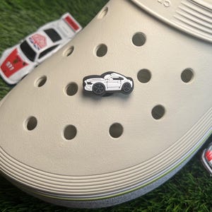 Mustang Clog Charm Muscle Car Shoe Accessory Racing Plug Gift for Car Lover Street Style Auto Decor Speed Enthusiast American Icon Charm