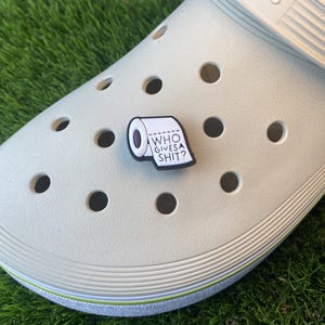 Toilet Paper Clog Charm Funny Bathroom Shoe Accessory Charm Plug Gift for Quarantine Humor Decor Toilet Roll Fan Bathroom Lover Vibe