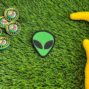 Alien Patch Embroided Patches Alien Head Patch Iron On Patches for Clothing Alien Lover Alien Gift UFO Patch Area 51 Patch Embroidery Green
