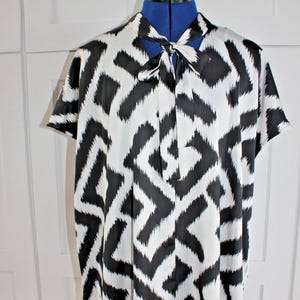 Worthington Size 3X Black White Split Tie Neck Short Sleeve Satin Blouse