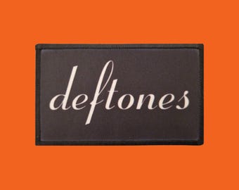 Deftones-patch - Wit logo op zwarte achtergrond - Bedrukt - Rechthoek 10 x 6 centimeter - Nieuw