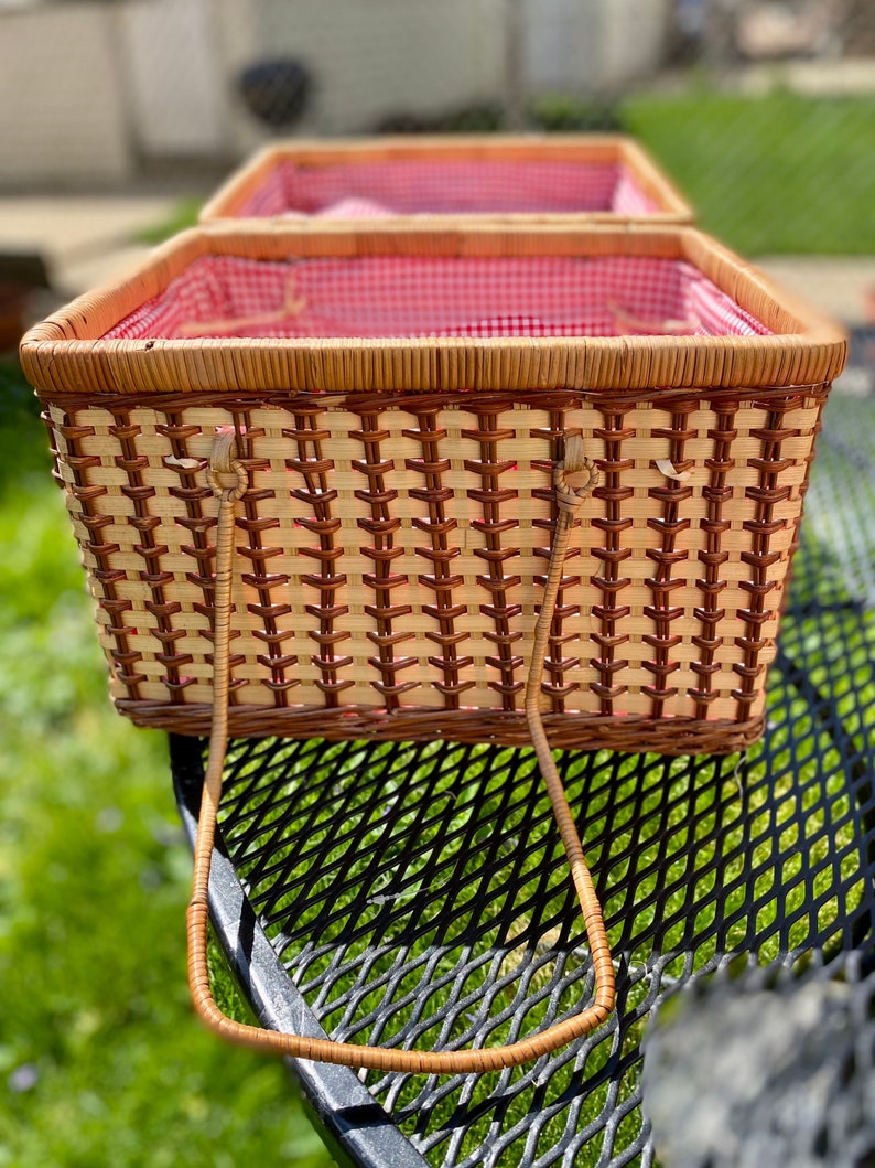 Multicolor Wicker Picnic Basket for Four 23 Pieces image 8