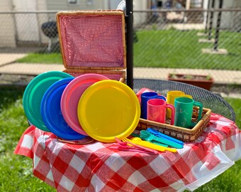 Multicolor Wicker Picnic Basket for Four - 23 Pieces