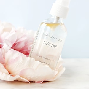 Feminine Spray, Deodorizing Spray for Women, Intimate spray - 100% Natural - Vegan - Cruelty Free