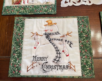 Quilted Snowman Christmas Placemats: Holiday Table Decor